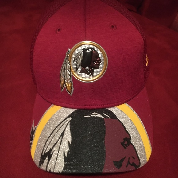 Washington Redskins New Era embossed and Art Deco styled baseball cap. Size L/XL